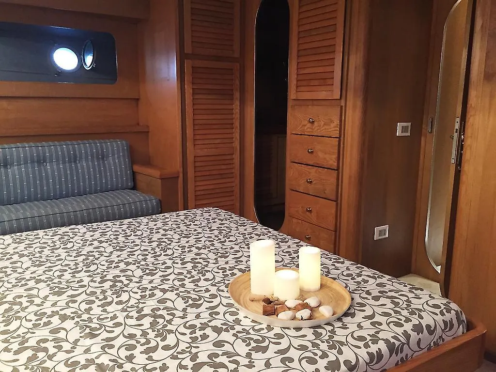 Hotel en barco Boats & Breakfast Genova Porto Antico One Hotel