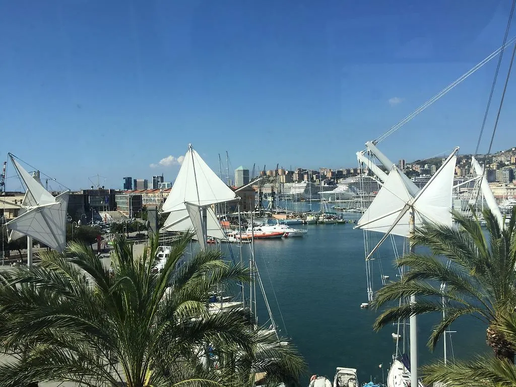 Boats & Breakfast Genova Porto Antico One Hotel